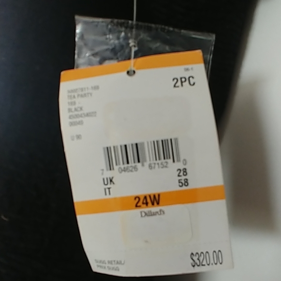 2 Piece Jet Black Suit - Picture 5 of 8